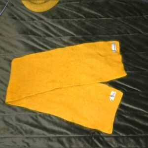 Perry Ellis wool scarf.